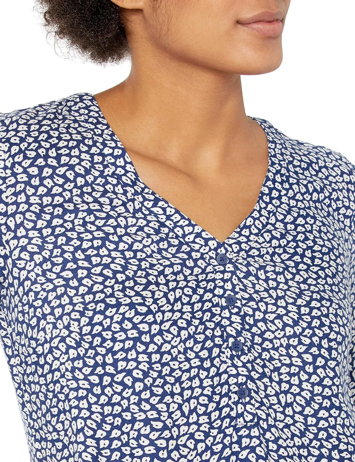 Amazon Essentials Women's 3/4 Sleeve Button Popover Shirt