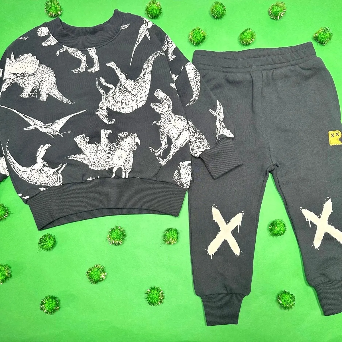 DINOS SWEATSHIRT