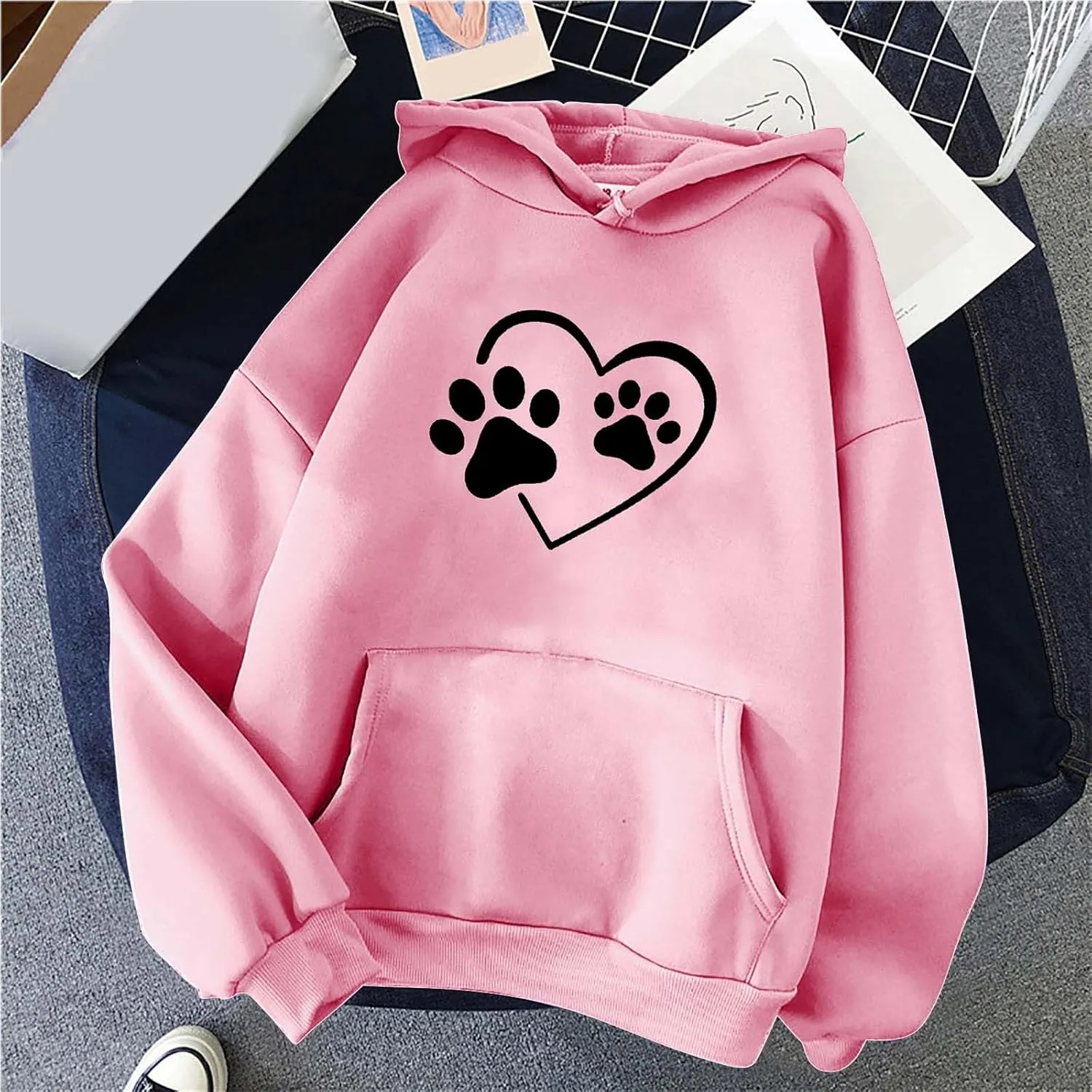 Heart Print Hoodies for Women Drawstring Long Sleeve Cute Oversized Sweatshirt Dog Paw Print Graphic Pullover Tops