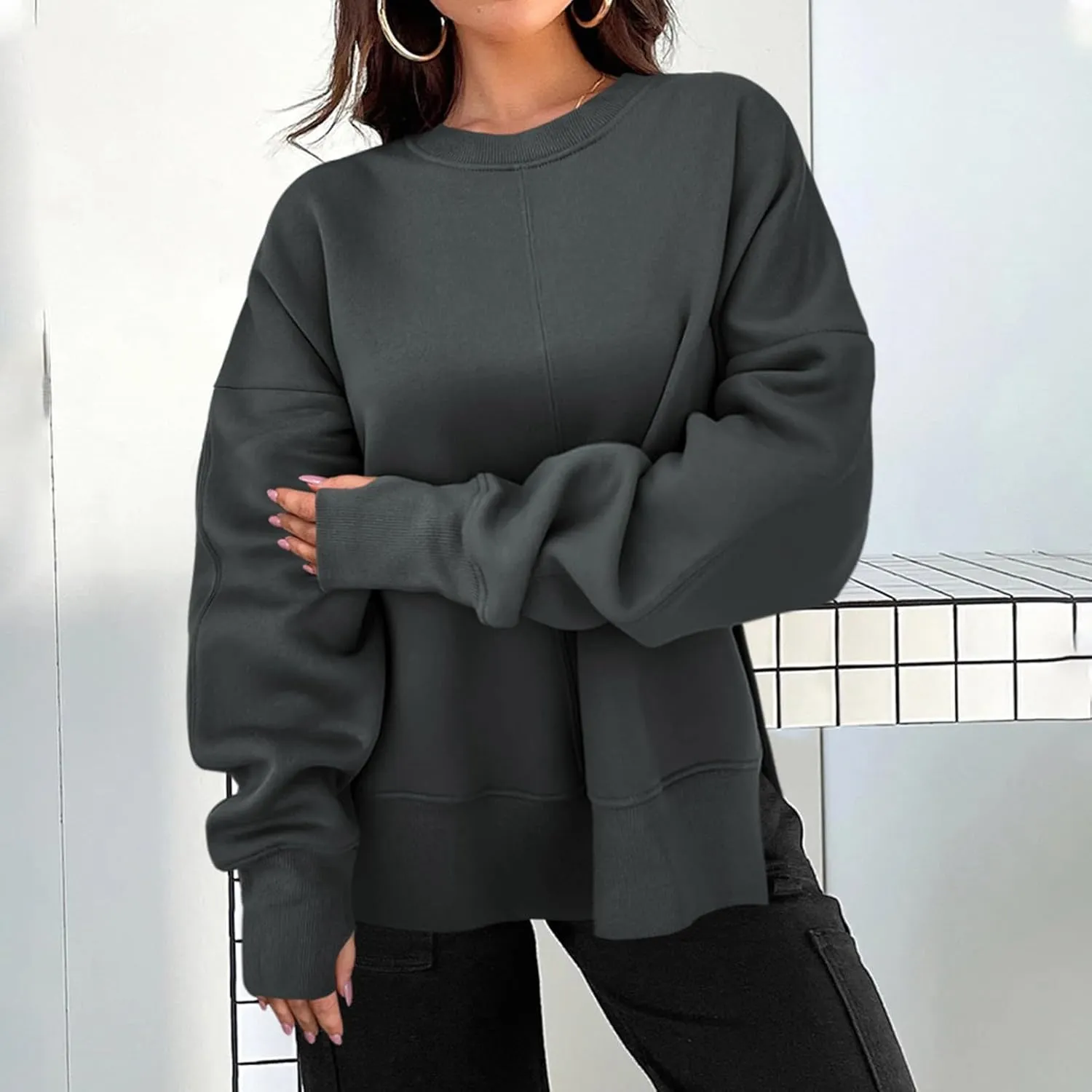 Oversized Sweatshirts for Women Loose Fit Long Sleeve Crew Neck Sweatshirts Casual Split Hem Thumb Hole Pullover