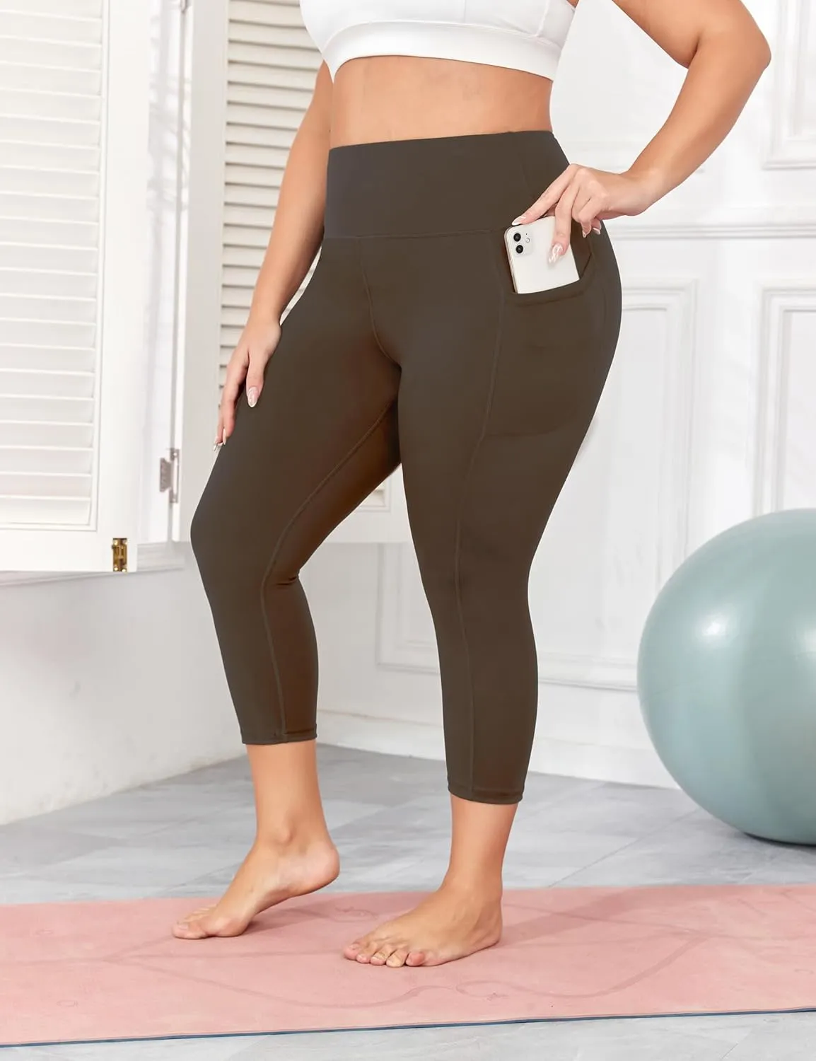 Plus Size Capri Leggings for Women with Pockets, Butt Lifting Yoga Pants Tummy Control, L-5XL Workout Leggings