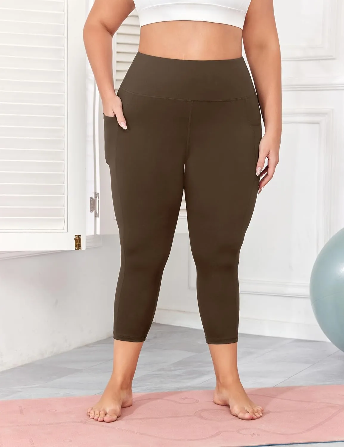 Plus Size Capri Leggings for Women with Pockets, Butt Lifting Yoga Pants Tummy Control, L-5XL Workout Leggings