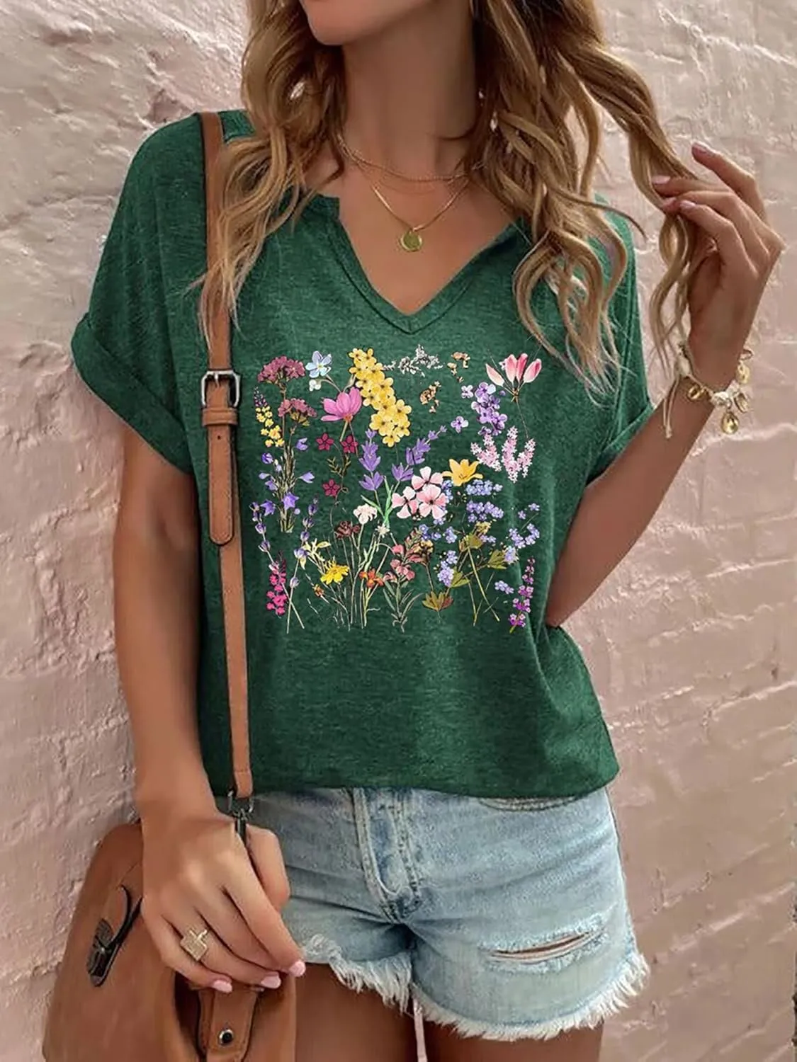 Wildflowers Shirt for Women Vintage Floral Graphic Shirts Boho Wildflowers T-Shirt Summer Nature Tee Tops