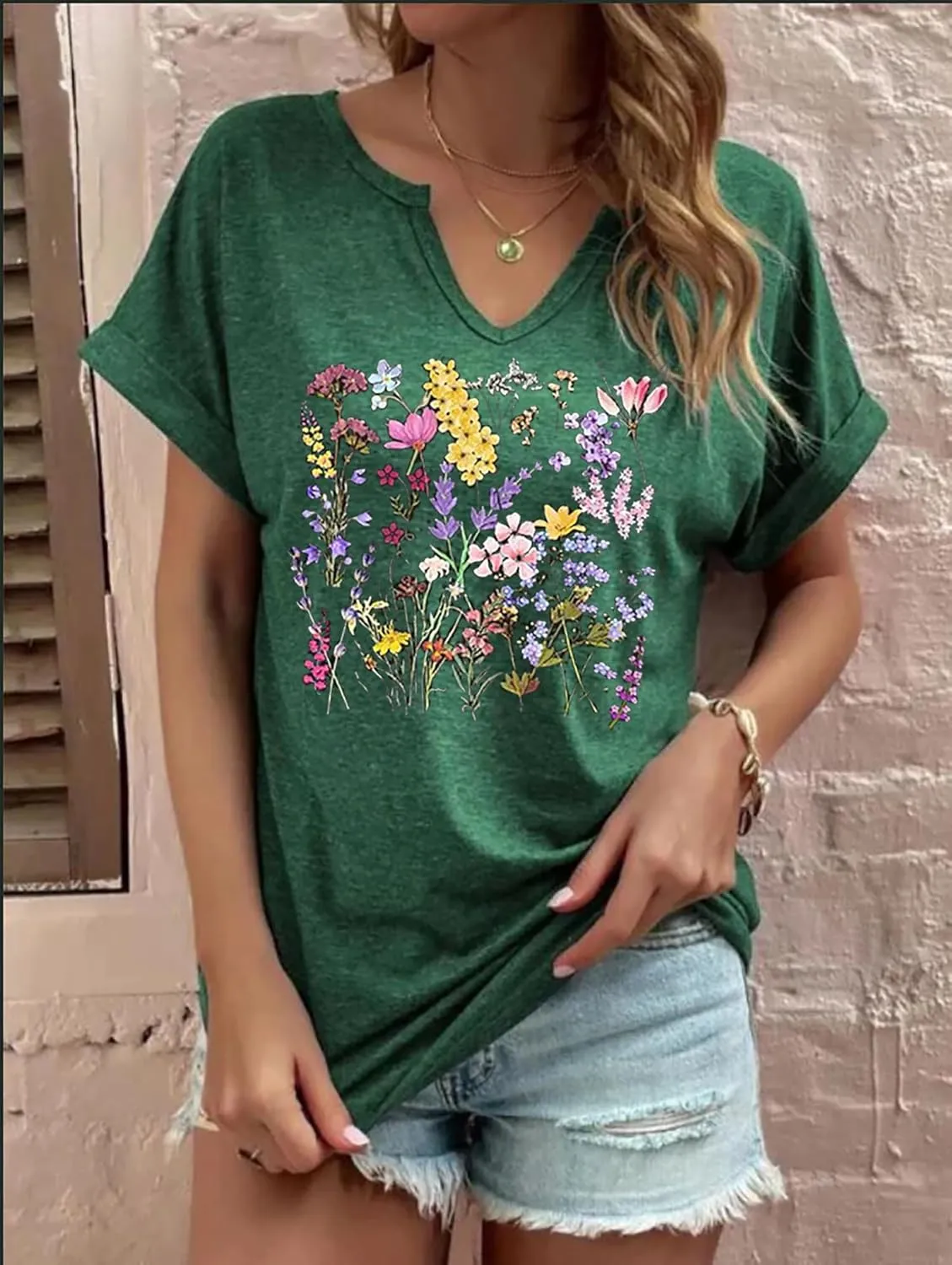 Wildflowers Shirt for Women Vintage Floral Graphic Shirts Boho Wildflowers T-Shirt Summer Nature Tee Tops