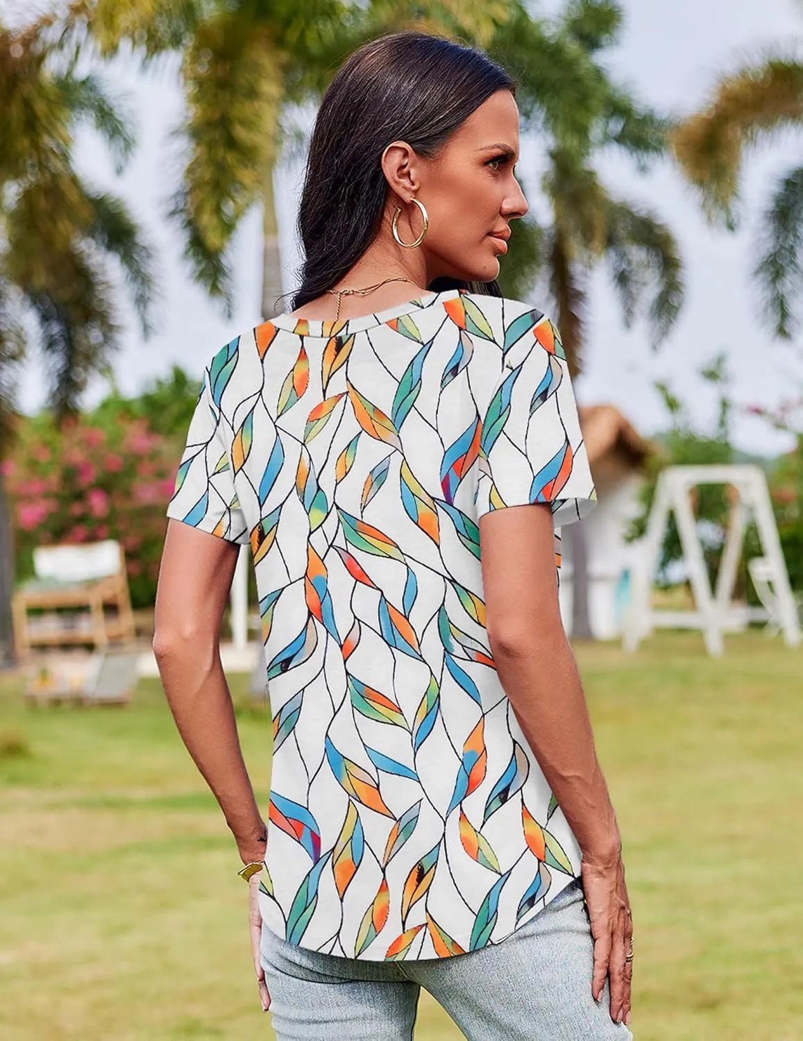 Zeagoo Womens Casual T Shirts for Summer 2025 Short Sleeve Crewneck Tunic Shirts Floral Print Tops Pleated Dressy Blouse