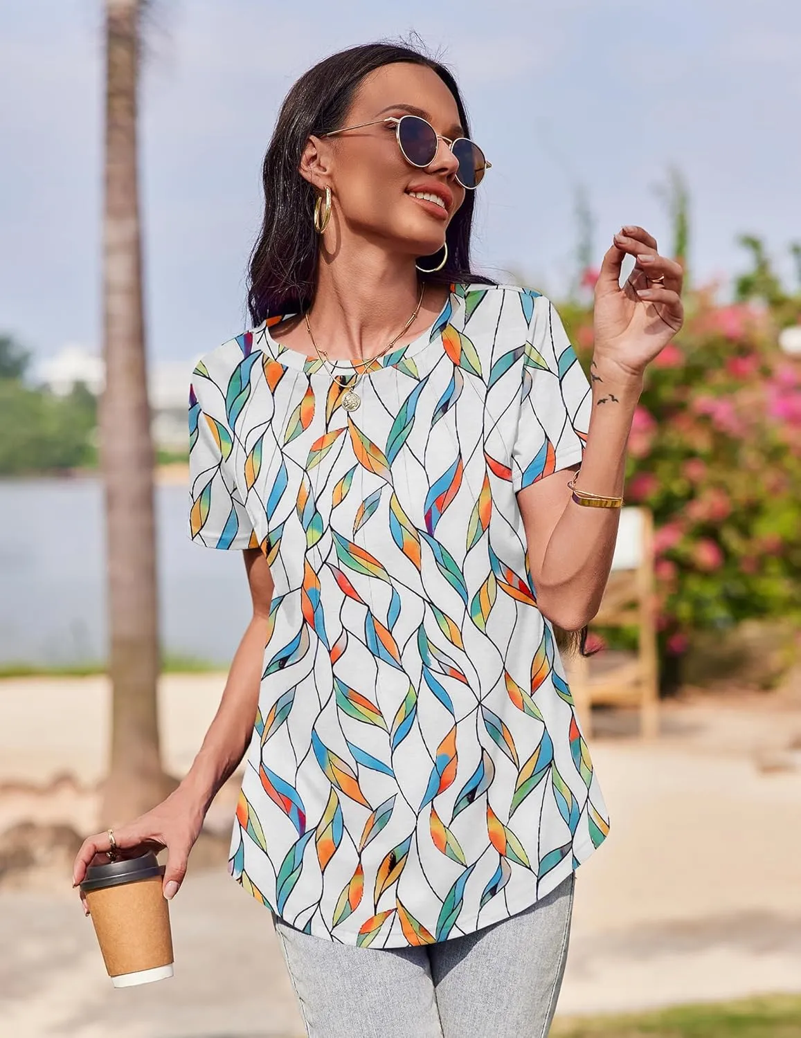 Zeagoo Womens Casual T Shirts for Summer 2025 Short Sleeve Crewneck Tunic Shirts Floral Print Tops Pleated Dressy Blouse