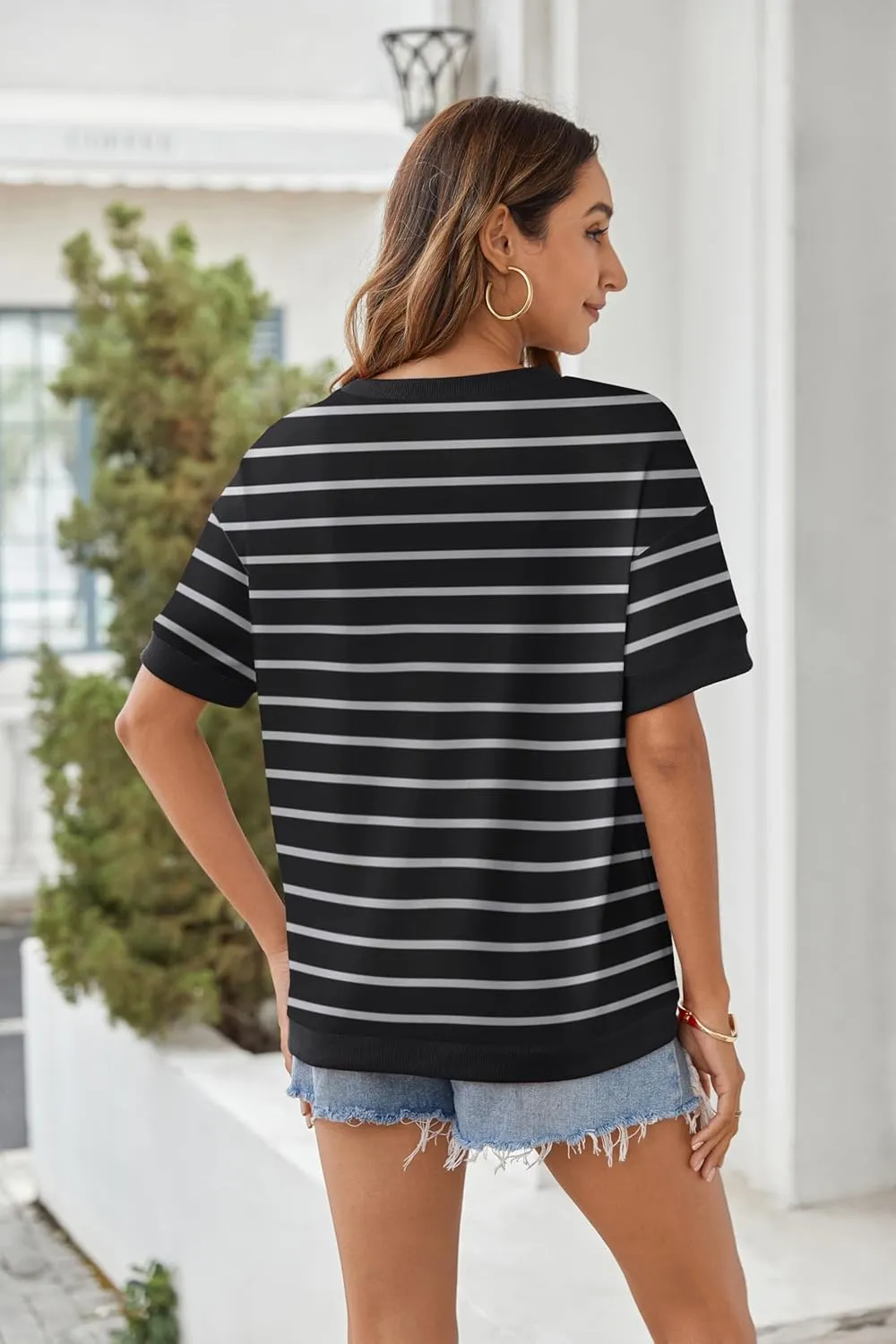 Zeagoo Womens Summer Tops Oversized Crewneck Short Sleeve T Shirts Casual Loose Fit Blouse Y2K 2025 Striped Basic Tee